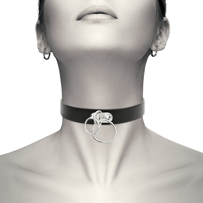 COQUETTE CHIC DESIRE - DOUBLE RING VEGAN LEATHER NECKLACE