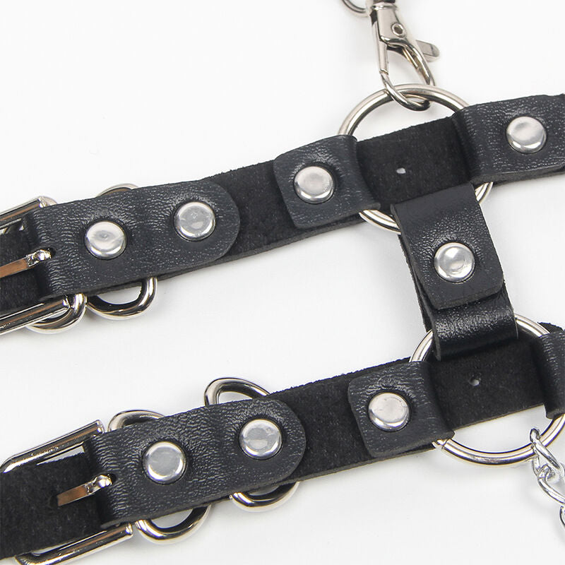 Harness with straps and chain details one size