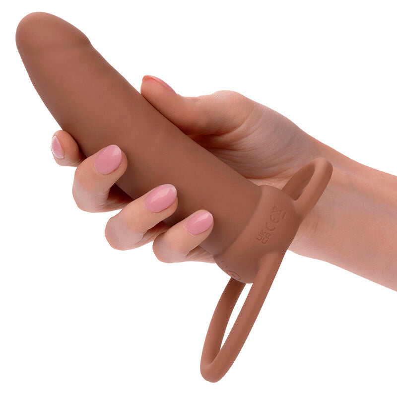 Gaine Pénis Double Pénétrateur Maxx - 10 Modes de vibrations Silicone - CalExotics