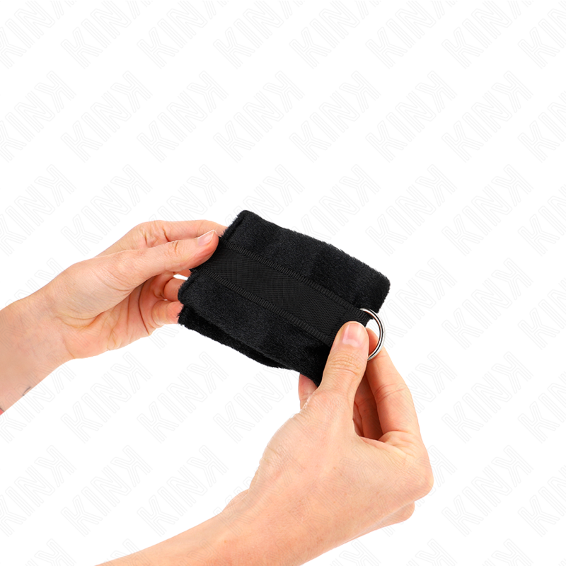 KINK - BEGINNER BLACK FUR CUFFS 30 X 7 CM