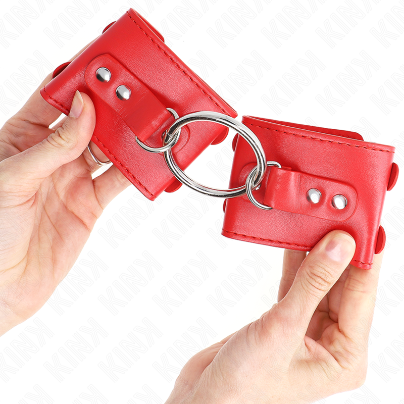 Fixed wrist restraints with ring and adjustable studs red 17-22 cm x 6.5 cm
