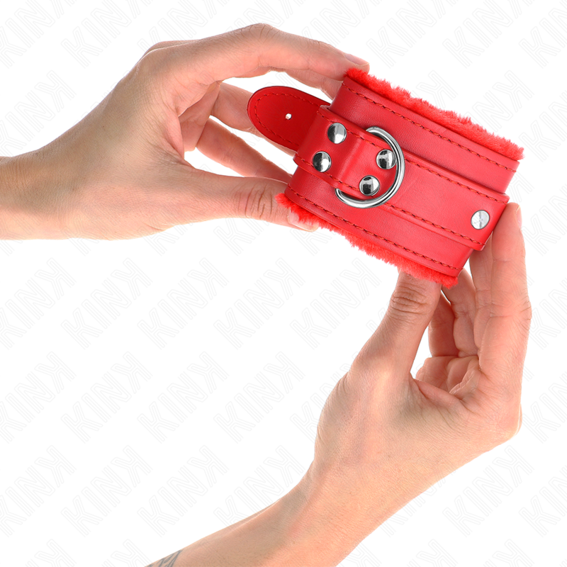 KINK - RED FUR-LINED WRIST RESTS WITH ADJUSTABLE RED BELT 17-29 CM X 6 CM