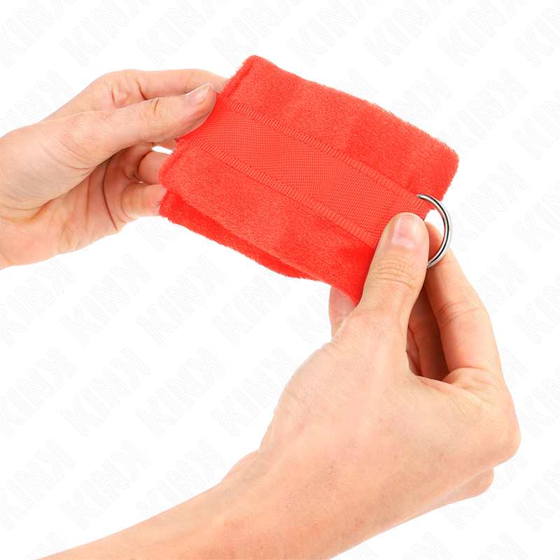 Red fur beginner cuffs 30 x 7 cm