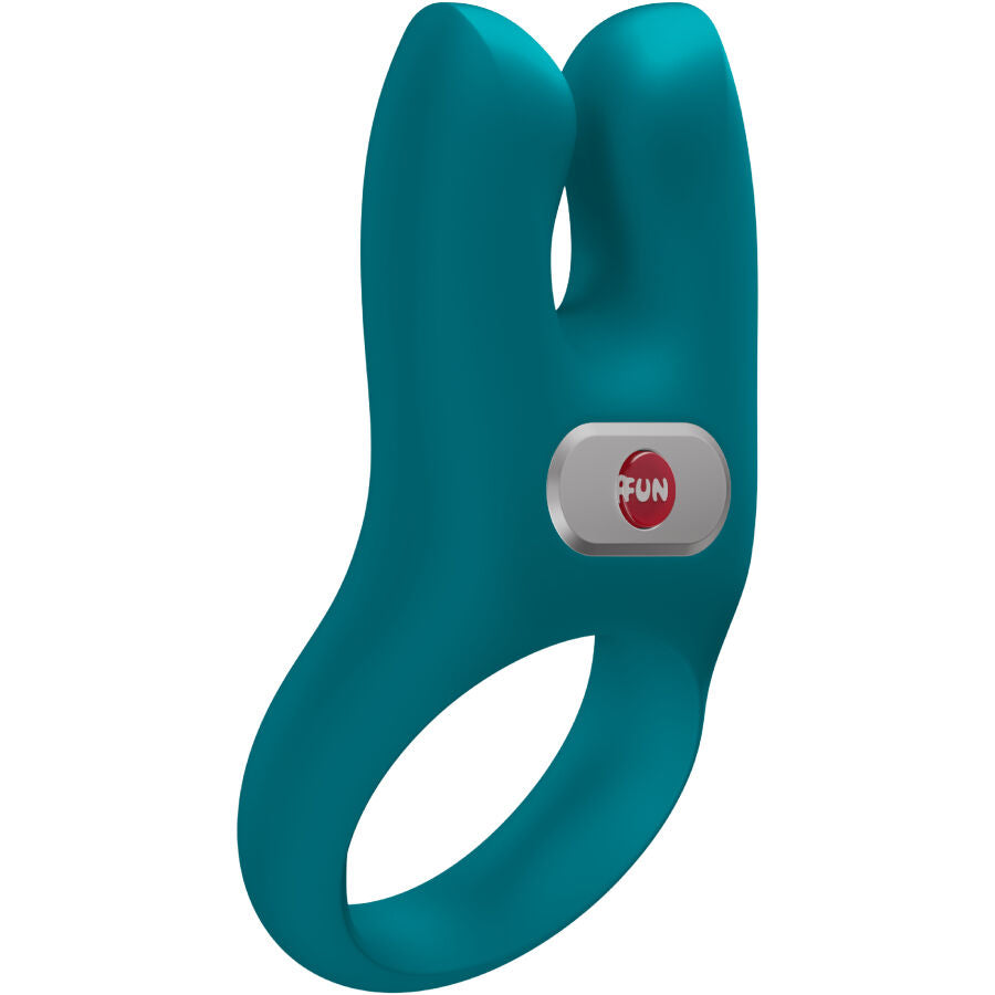 Cockring vibrant NŌS de Fun Factory vert de profil, deux bras dressés au-dessus de l'anneau