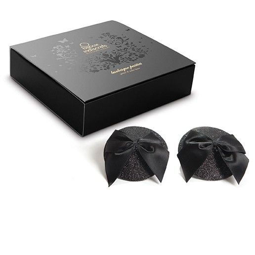 Shiny burlesque cover-up with nudity